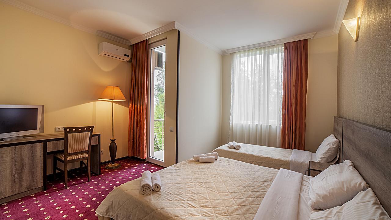 Orange Hotel Gonio Buitenkant foto